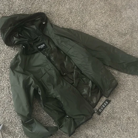 Guess army green windbreaker size large - Picture 1 of 4